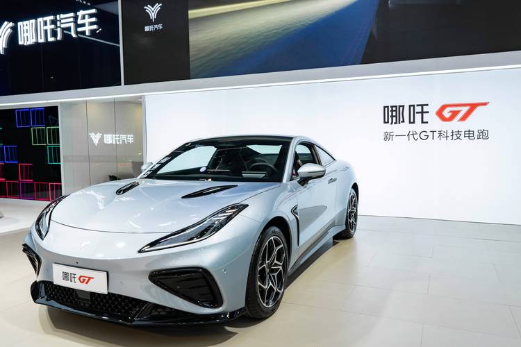 惠州惠东县鑫天通企业管理咨询哪吒汽车在智能汽车领域的表现，领途汽车在新能源汽车市场中的影响力